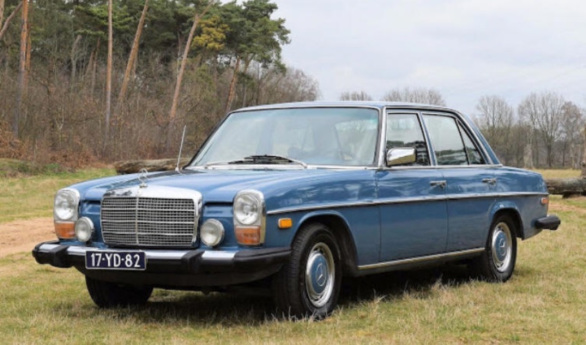 Mercedes Benz W114 280 Sedan